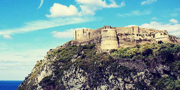 vuelle-residence-capo-d-orlando-sicilia-vacenze-mare-punti-turistici-castello-di-milazzo