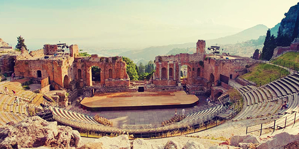 vuelle-residence-capo-d-orlando-sicilia-vacenze-mare-punti-turistici-teatro-antico-di-taormina
